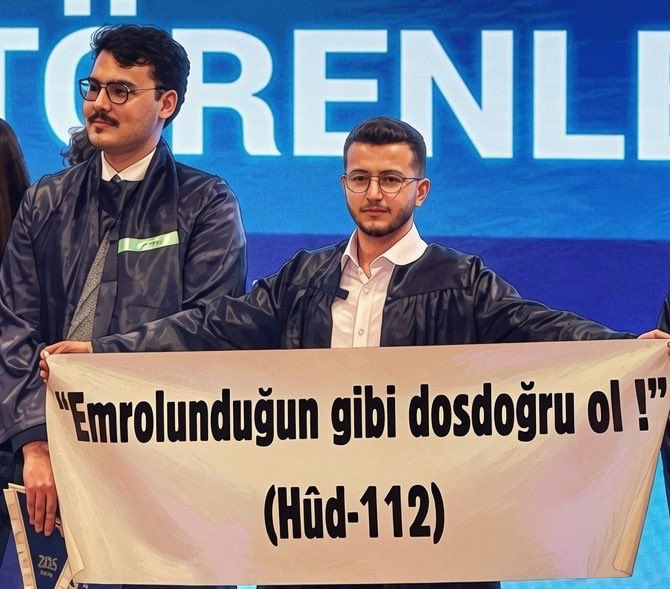 ISLAMKOYLUx's tweet photo. Akıllı Müslüman ahiret hesabını ciddiye alandır.
Allah’ın rızasını kazanma yolunda Dünya menfaatlerine aldanmayandır.

Koca yürekli Kardeşim.. https://t.co/0rOHBMkXMh