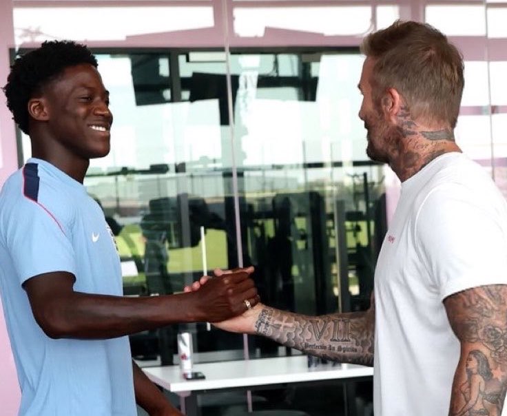 mufcMPB's tweet photo. Kobbie Mainoo x David Beckham 🥶🙌 https://t.co/PKTF6huulT