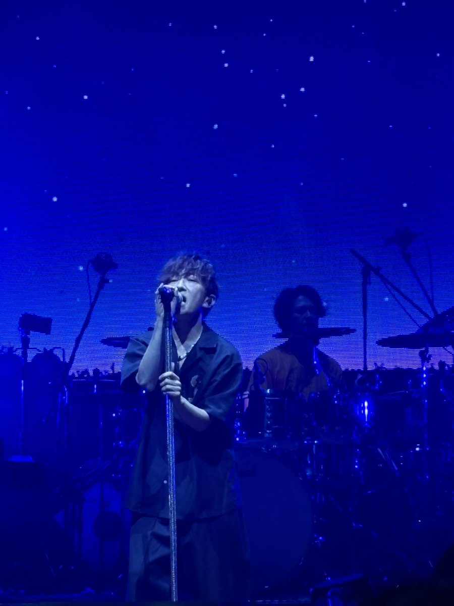 rainbowgreeen's tweet photo. 2026.07.11 TETSUYA

てっちゃんの曲を聴くと
元気もらえたり
ハッピーになれるから
最幸でした✨

本編とアンコールの幕間は
まさかの出来事に驚いたけど
歌えて楽しかったー😆

「アンコールの声が小さい」って
煽るてっちゃんの影ナレに
思わず笑っちゃいましたw

#25thANNIVERSARYLIVE1st https://t.co/EbrfM6QyZc