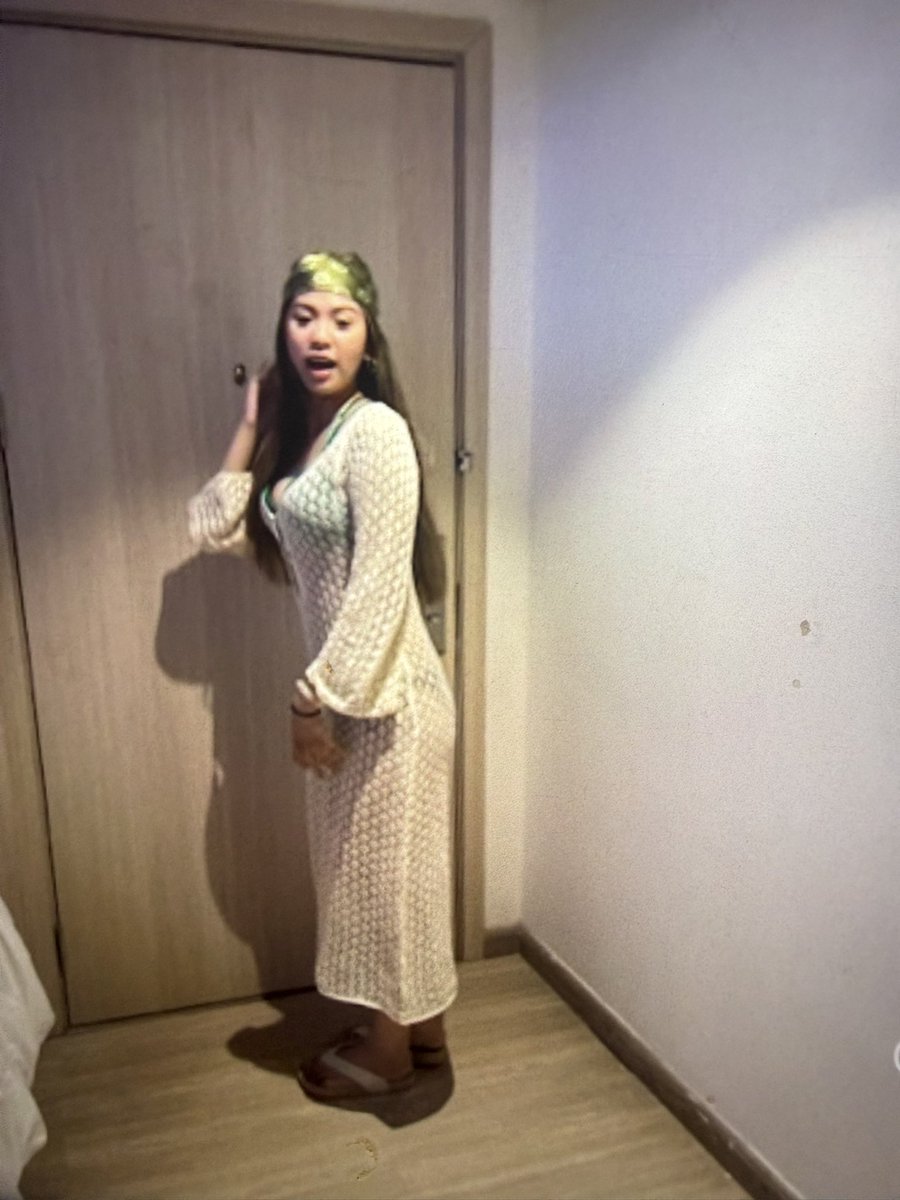 JadeBigCock07's tweet photo. My sister is so fucking hot 😍😍😍😍 https://t.co/GnTv8ELY7F