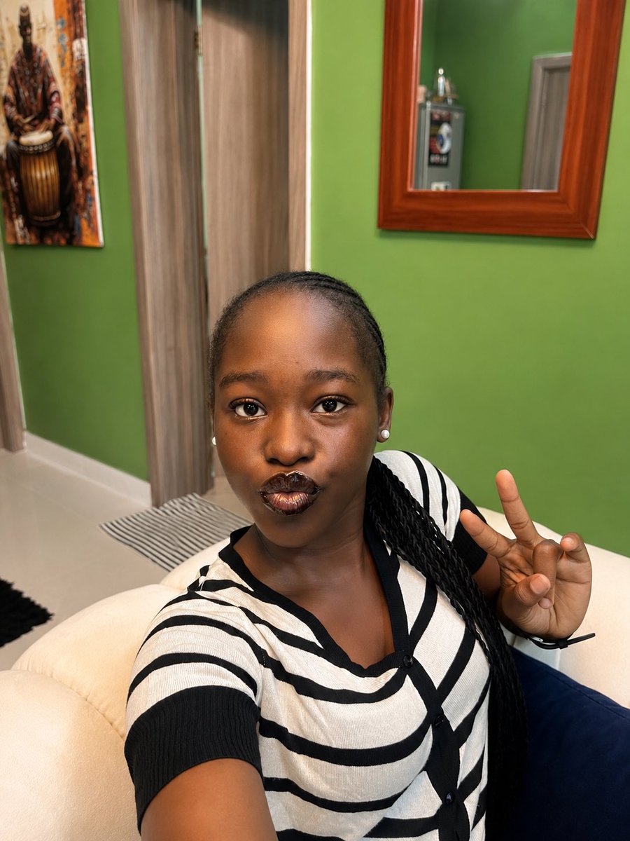 chysomm__x's tweet photo. Looking like the peace I prayed for. 🤍✨ Just embracing the moment and letting my light shine.

#glowup #softlife #blackgirlmagic #photodump #igdaily #explorepage https://t.co/wVMW7TSQQr