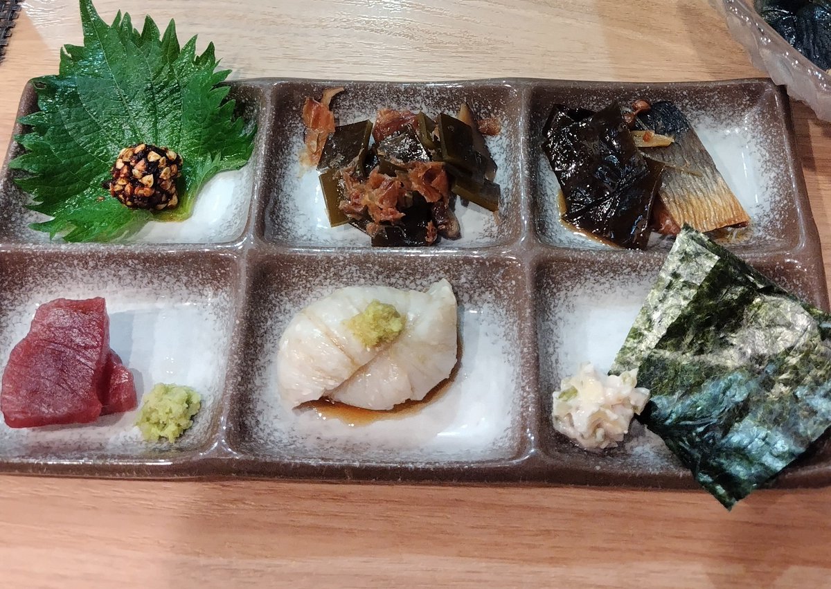 UsoRoku38's tweet photo. 約1年ぶり😀
「鮎」のコンフィ。
風味豊かでとても旨い。
全て美味しかったけど、味噌漬け頼むの忘れた😭
また来る❗

#蕎麦 #所沢  #YAHEI #やへい https://t.co/mx8eaczUWQ