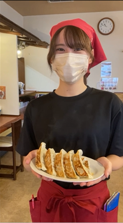 warafukuj_pop's tweet photo. 🌙🍜【19:00 夜ごはんはラーメンわらふく！】🍜🌙

お腹が空いたら、熱々の一杯をどうぞ😊
🏮ご来店も大歓迎！
🏠ご自宅でも本格ラーメンをお楽しみいただけます！

🚀【ロケットナウ】
🍚新潟スタート記念！
指定商品ご注文でライス無料サービス実施中！
✅ 送料無料
✅ 配達料0円
✅ 手数料0円
💰表示価格だけでお得！
📲ロケットナウはこちら👇
https://t.co/QvG3Jg3omx

🛵【Uber Eats】
🔥ラーメン1杯ご注文で
🥟肉餃子3コ（通常430円相当）無料プレゼント！
数量限定のお得なキャンペーン開催中！
📲Uber Eatsはこちら👇
https://t.co/ve9PxTNdJv

🏍️【出前館】
✨お店と同じ価格でご注文OK！
ご自宅まで熱々のラーメンをお届けします🍜
📲出前館はこちら👇
https://t.co/QZ8yf9d6g1

スタッフ一同、ご来店・ご注文を心よりお待ちしております😊

#新潟市グルメ #新潟ラーメン #ラーメンわらふく #新潟ディナー #新潟デリバリー