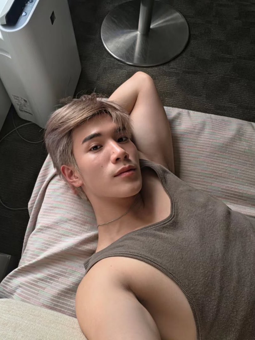bbybunjiew's tweet photo. แล้วนอนห้องเดียวกัน นี่คือสิ่งที่น้องเจมีไนน์เห็นหรอ อือ ㅠ ㅠ พี่เองก็เขิน https://t.co/F26KLndQs7
