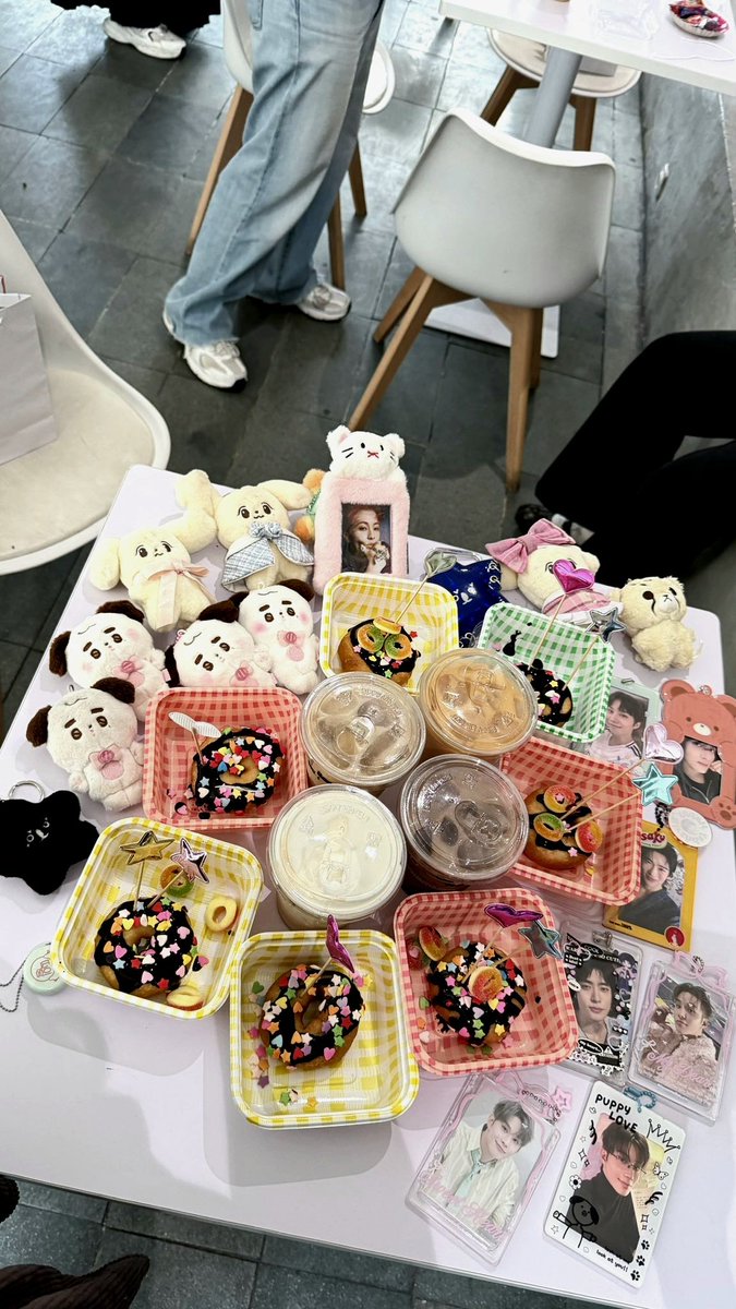 hyuckie24's tweet photo. SEERRUUUU BANGEETTT ‼️‼️

Big thanksss to @127affair sudah membuat cafe event keyen iniii🥺🫶🏻 https://t.co/UhA7trcBD3
