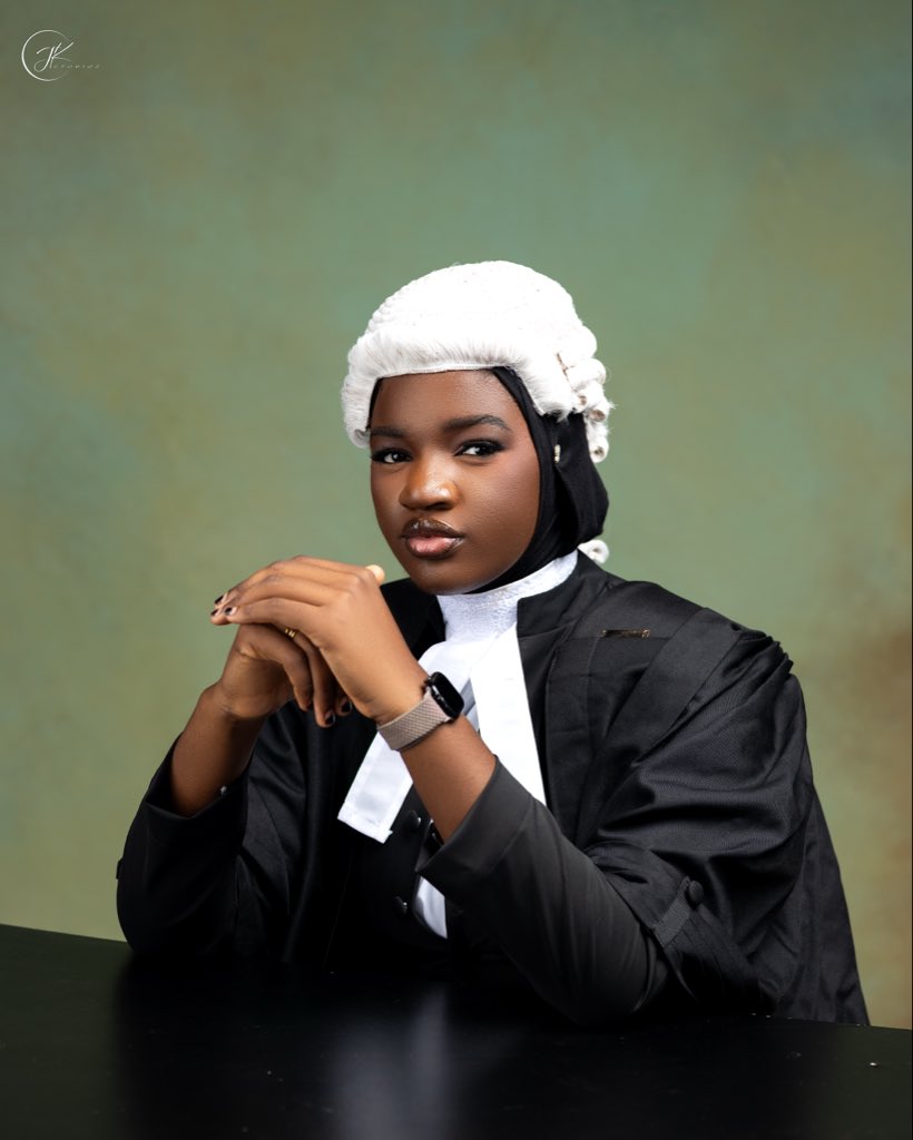 sofiwayzzz's tweet photo. May it please you all,

S.O. Abimbola, LL.B (First Class), B.L (First Class), ACIArb (UK), AICMC.

”…And whoever puts their trust in Allah – then He is sufficient for them.” — Qur’an 65:3

Double first class Esquire, goal ball jor!🤏❤️ https://t.co/caCHpwyNlG
