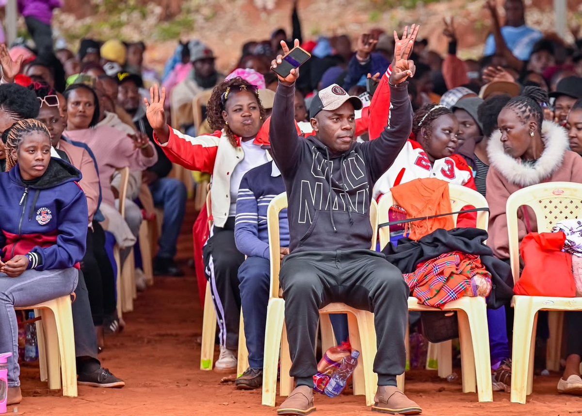 zakbosco's tweet photo. Kirinyaga’s youth empowerment efforts have received a lift as Governor Anne Waiguru increased startup support for eligible second-tranche NYOTA beneficiaries to KSh 60,000. #NYOTAProgram #KirinyagaRising #KaziIongee https://t.co/3G9WjAspEl
