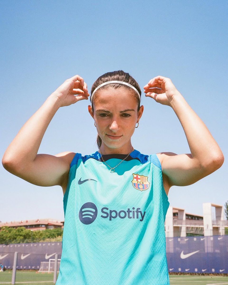 aitanasearrings's tweet photo. Headband on💪 https://t.co/byVpVZffDp