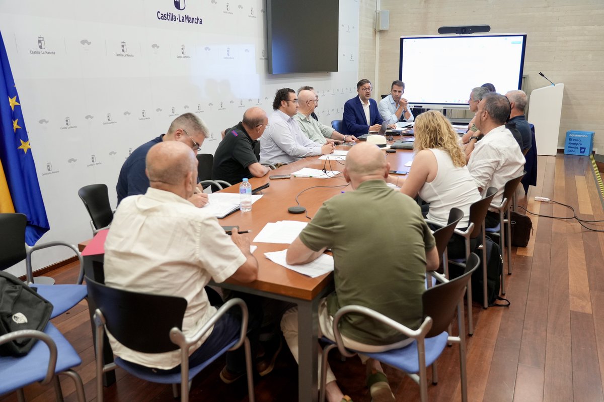 amadorpastorn's tweet photo. Esta semana hemos recogido las últimas aportaciones de las federaciones deportivas para avanzar en la futura Ley de la Actividad Física y el Deporte de Castilla-La Mancha, respondiendo a los retos actuales inclusión, salud, igualdad, tecnificación y desarrollo del medio rural. https://t.co/Riu7xLELXf