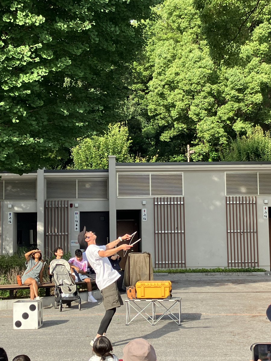 NEW_hotate's tweet photo. 上野なつまつり。
蓮と風鈴と大道芸。8/11まで https://t.co/R7CyODEB1R