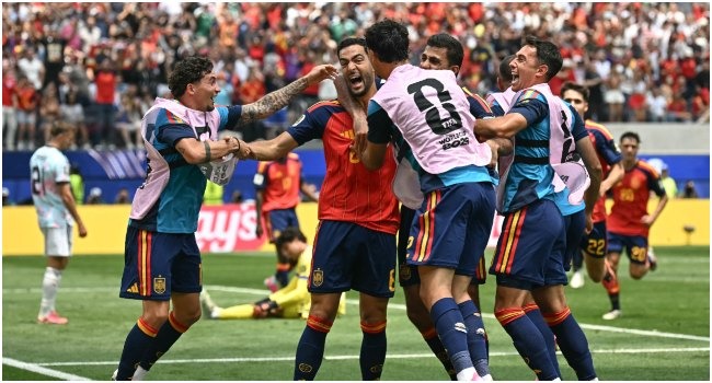 Josephsnuggets's tweet photo. Spain Defeat Belgium 2-1 To Reach World Cup Semi-Finals!!

The European champions Spain defeated Belgium 2-1 to set up a World Cup semi-final showdown with France on Friday. https://t.co/8mY9sOzrQX
