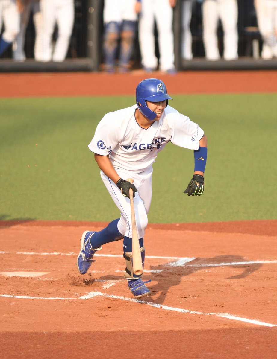 hashitohon's tweet photo. エイジェック、延長十回タイブレークでのサヨナラ勝ちを決め、2年ぶり3回目の本大会出場をおめでとうございます！
これは本当の恋だ。村上城西大の恋田君（城西大）が4番と聞いて観てきた。都市対抗を決めるサヨナラタイムリー。その勝負強さを本選でも。 浦本くん（杏林大）もよき。東京Dで暴れよう。 https://t.co/6Peyg0bfy4