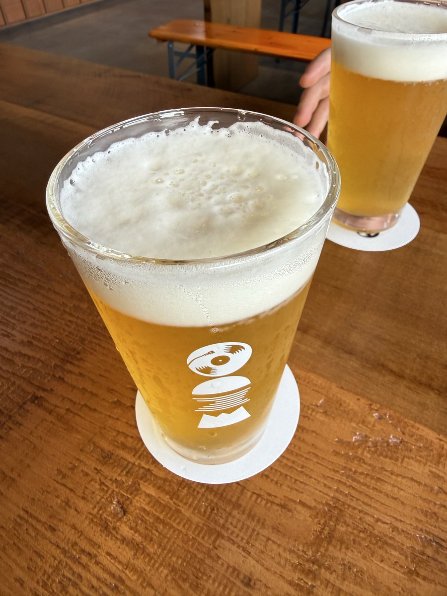 308Cat's tweet photo. 館林西口のブルワリー最高でざいます。
プッシュアンドPOTATO？やばい、
ビールもうまい？ https://t.co/dfLV5Zb5dq