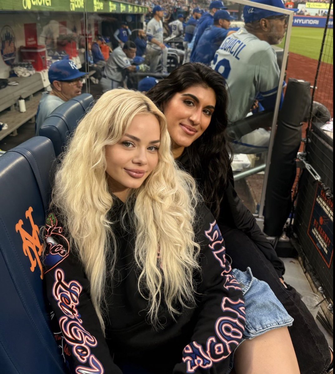 ElsaJeangaft's tweet photo. Citi Field- mets stadium 🔥🔥🔥
#sport #baseball https://t.co/yYsegBJjZY