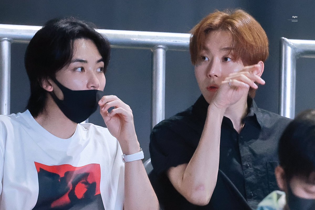kwansources's tweet photo. jeonghan and seungkwan! 🥹🩶 https://t.co/tIOi27DJYi