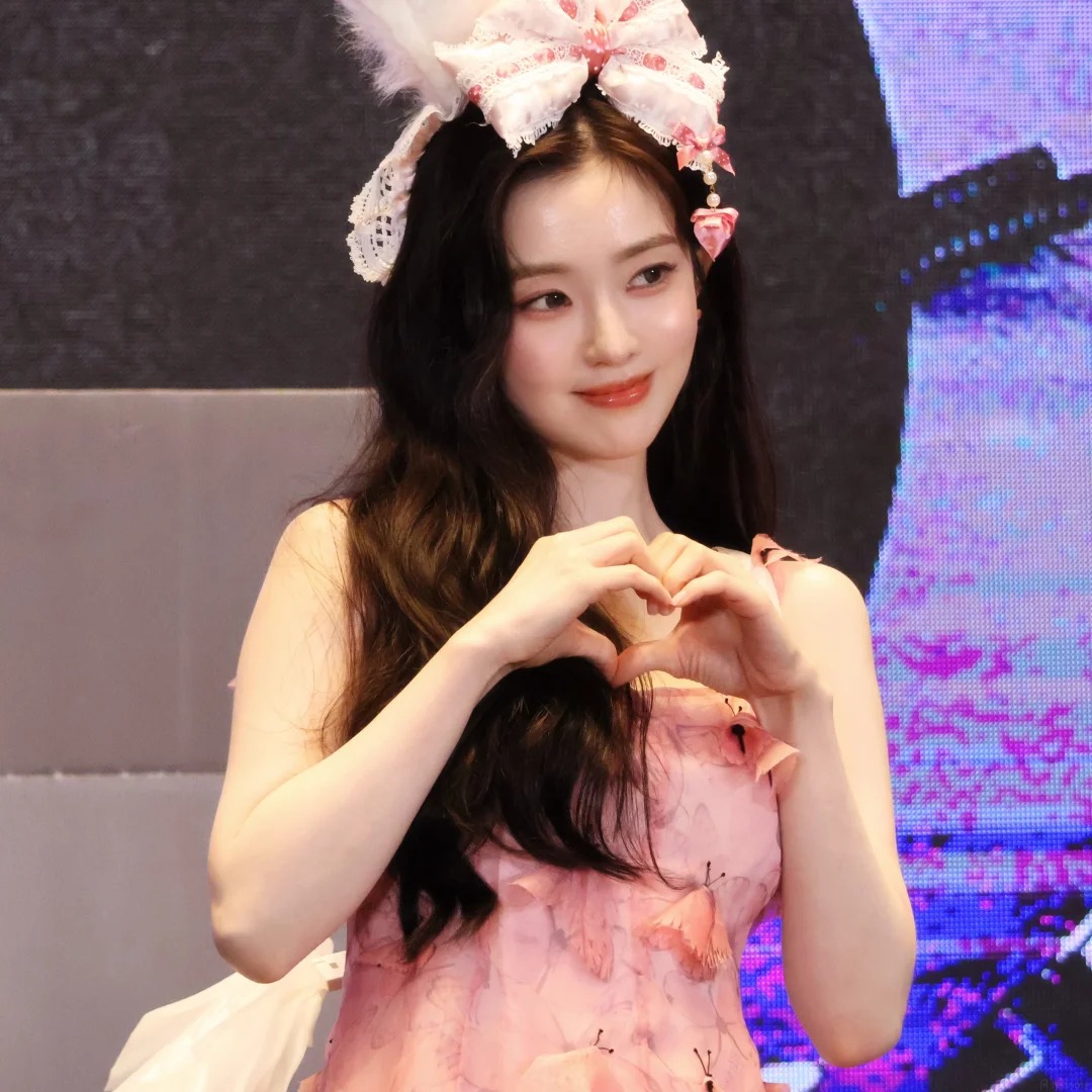 seurrene_'s tweet photo. 💗 https://t.co/L7Pu801Zm7