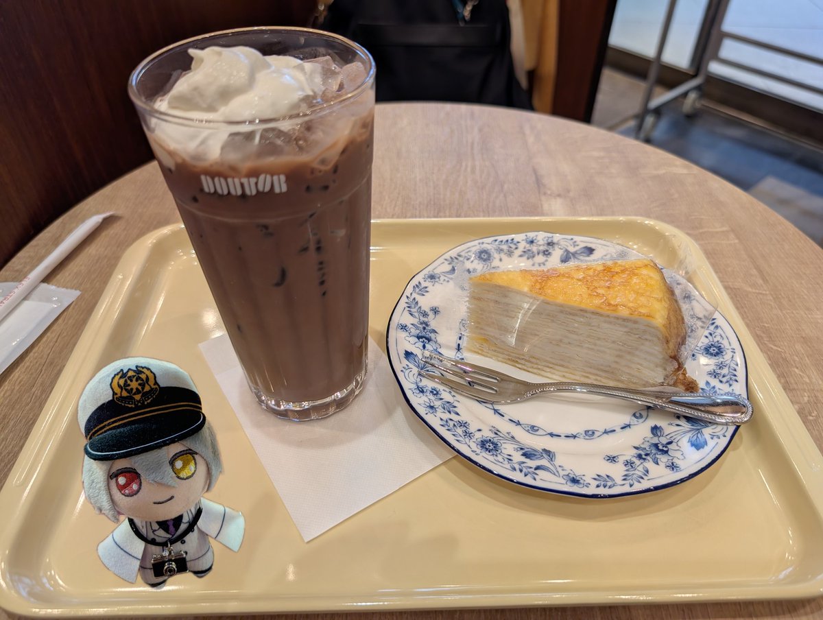 vier_exe's tweet photo. これは、タピオカミルクティーが売り切れで悲しかったけど
追加でミルクレープもつけてもらったので機嫌が直ったおえぬい https://t.co/wplc7gWRVo