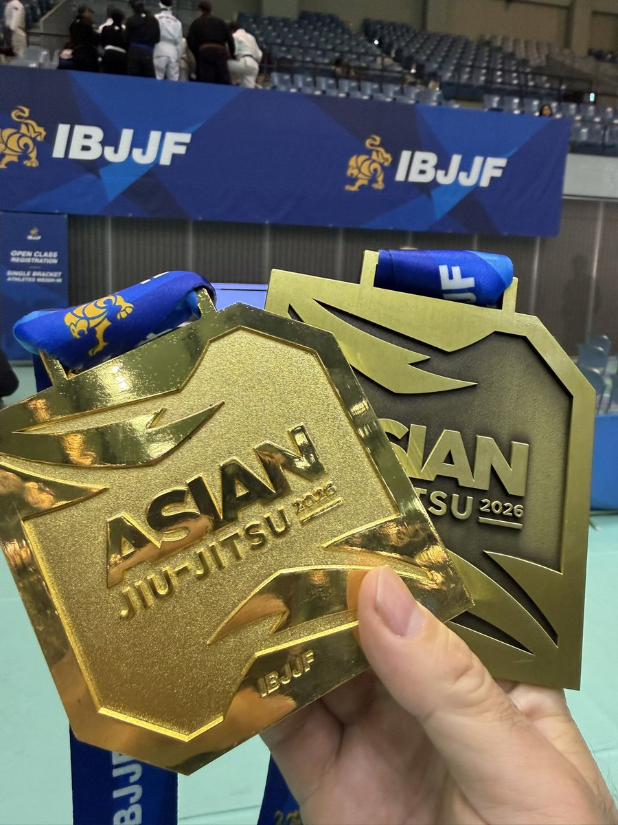 sekibilly's tweet photo. アジアチャンピオンシップ、階級優勝🏆無差別3位でした！　準決勝、締められているこ気づかないで落ちました。ループチョークうまい人に当たって勉強になりました!ワーマスも来られるというので、階級入賞して、オープンで再度戦います！ https://t.co/0v6IP8Eitp