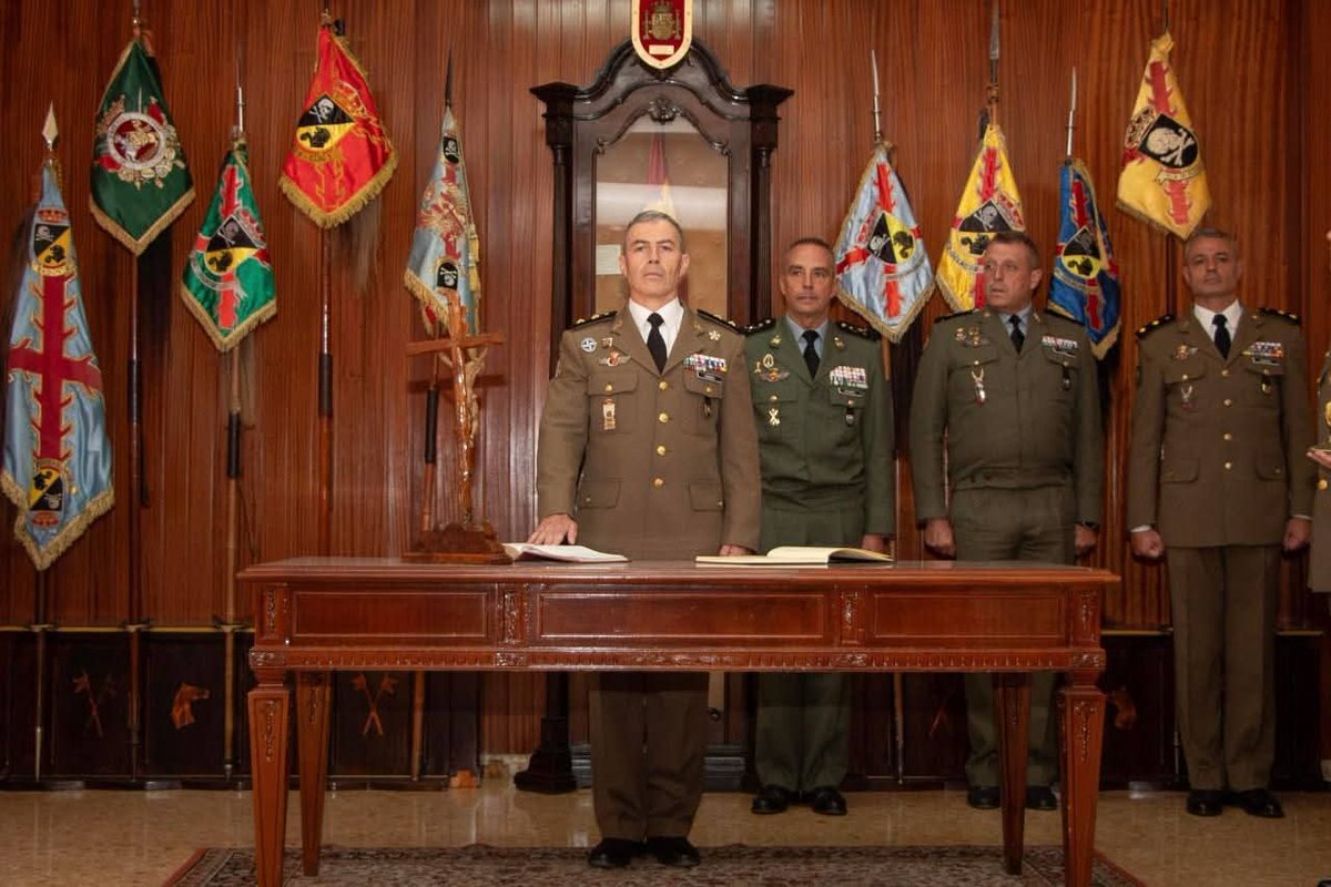 FUTER_ET's tweet photo. En la Base General Almirante #Marines, se realizó ayer el Acto de Toma de Mando del Regimiento de Caballería «Lusitania» Nº 8 #Paracaidistas #RCPAC_8.
El teniente coronel Cánovas Gil ha asumido el mando de la unidad de Caballería de #BRIPAC.
#BrigadaParacaidista
#SomostuEjército https://t.co/W6i3QhGDDA