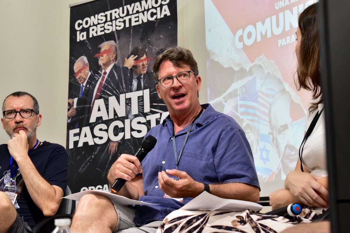 IzquierdaRevol's tweet photo. Las guerras imperialistas y el avance de la extrema derecha está alimentando la conciencia anticapitalista de millones en todo el mundo y han provocado movilizaciones de masas históricas.

Carlos Ramírez profundiza en cómo podemos derrotar la ofensiva neofascista. https://t.co/goUKmmHF64