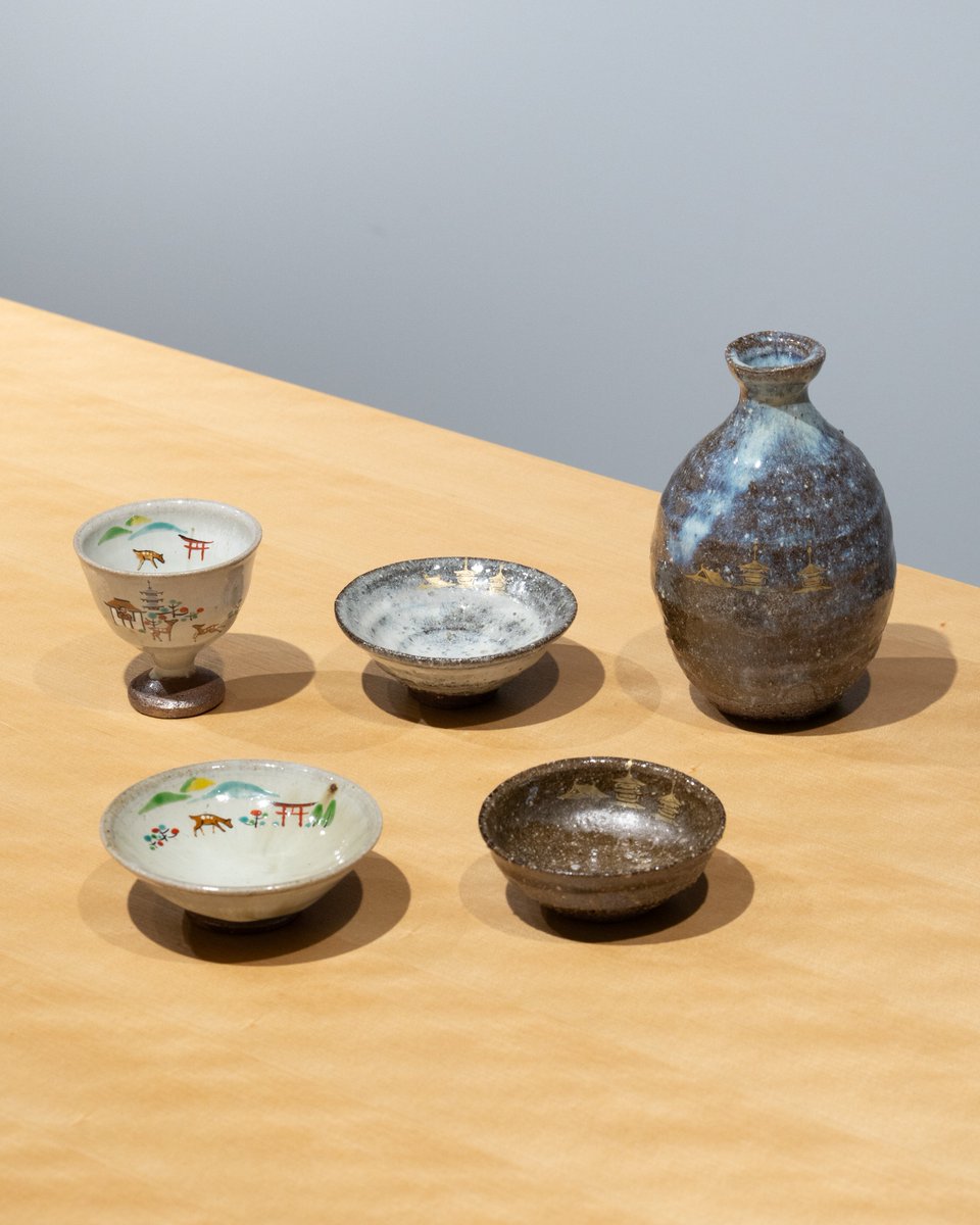 hulsgalleryjp's tweet photo. 『酒器展 2026 – 宵のつどいⅢ –』にて展示販売中の作品を、作家ごとに一部ご紹介します。

焼成時に生まれる偶然の景色や美しい釉薬表現、愛らしい絵付け、ユニークな造形など、見どころ尽くしの酒器が一堂に会し、華やかな展示となっております。お気軽にいらしてください。 https://t.co/RrML4AobWg