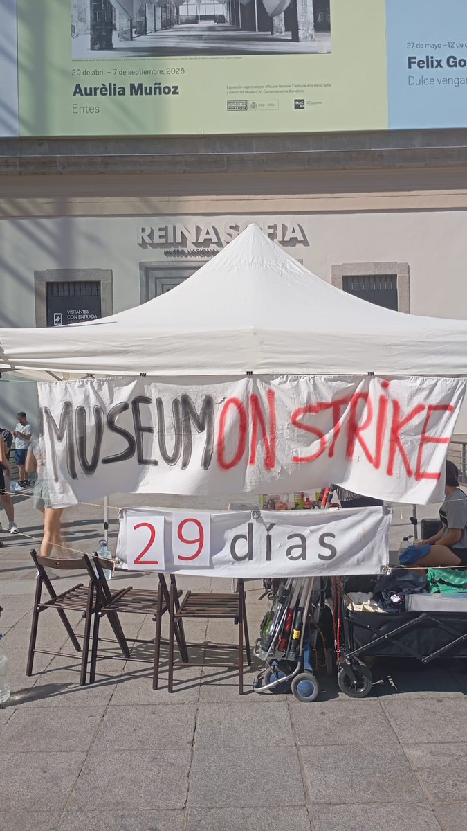 huelgaEsatur's tweet photo. ¡Ningún despido sin respuesta!

29 días de huelga indefinida en el @museoreinasofia del servicio de atención a los públicos explotados por @EsaturXXI https://t.co/a15w0spd9D