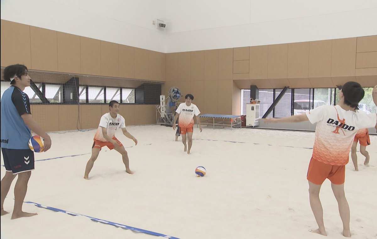Wolfdogs_NAGOYA's tweet photo. 📺テレビ放送のお知らせ📺

#水町泰杜 選手が高校生アスリートの悩みに寄り添い特別練習‼︎    水町選手ならではの二刀流指導🏐🏖️をぜひご覧ください✨

🔸中京テレビ
　　MIRAIアスリート🌈 
    ～あしたが変わるカルテ～
⏰ 明日 7/12(日) 12:35〜
     （愛知/岐阜/三重の東海３県）
　※放送後、Locipoにて配信あり

#WOLFDOGS