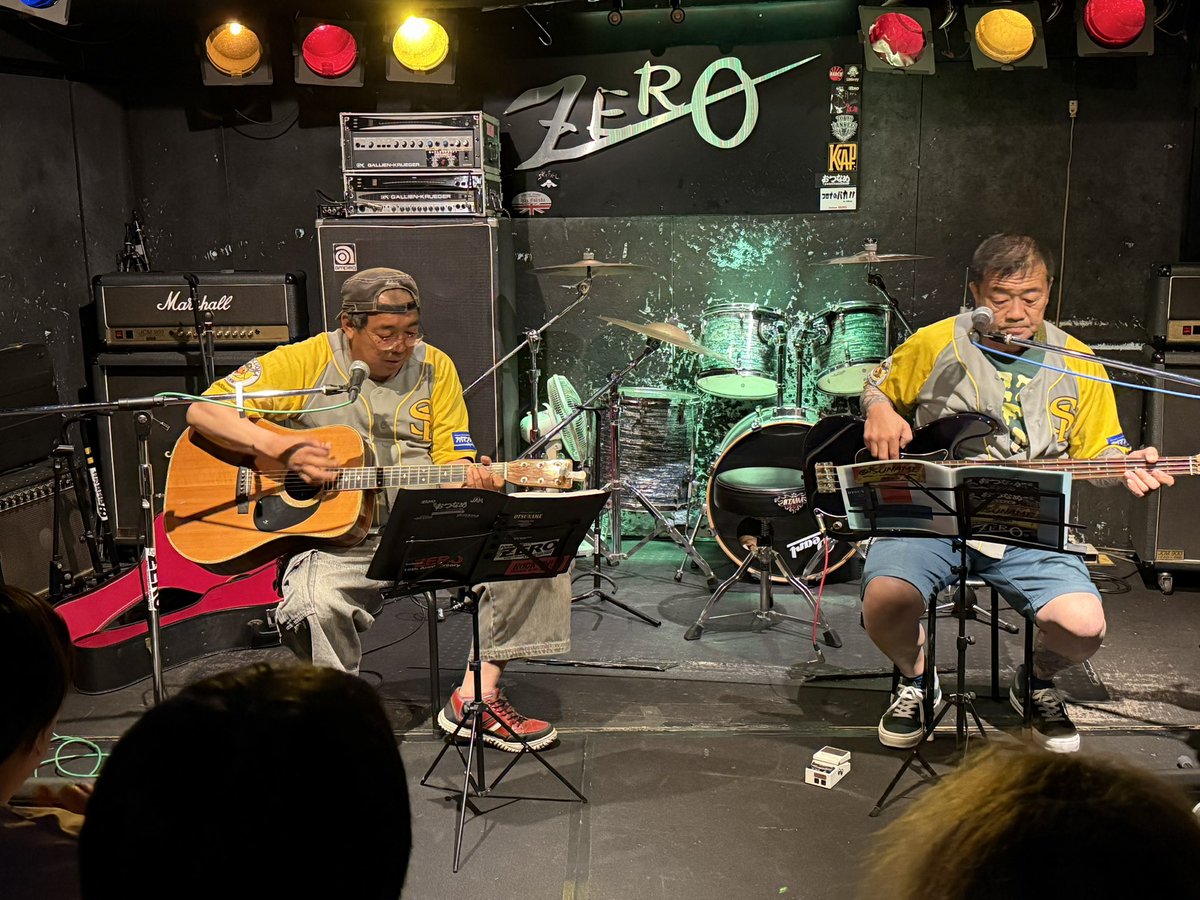 TsukaH38586's tweet photo. SYU &amp; HARADA 今夜はベーシスト！

ガチでお茶の間に届けたい！配信ならばこちらからっ
↓
https://t.co/4Ewp7lJkN1

#LivespaceZERO
#博多区店屋町 https://t.co/UtlN8r6JLk