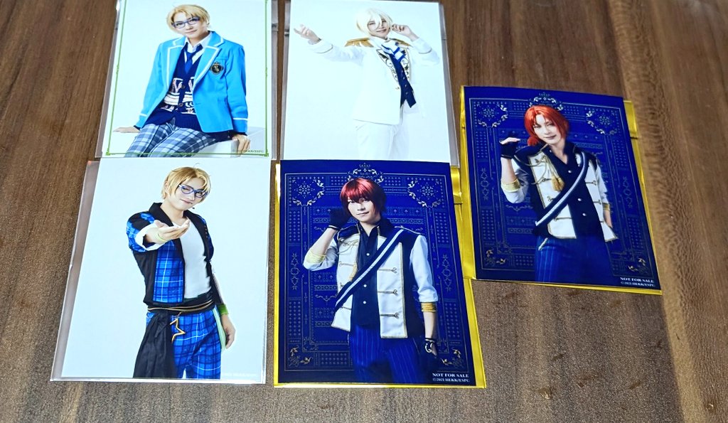 valshe_S's tweet photo. あんステ Knights 返礼祭 ブロマイド 特典

譲▶︎真 英智 ☆特典司 ☆特典レオ

求▶︎凛月(返礼祭＞制服)＋定価＋送料

無印は譲渡可
☆は交換のみ

検索からでもお声がけください https://t.co/pwhoOgtJH9