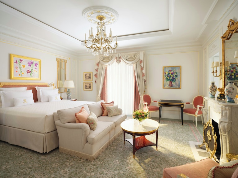 cppluxury's tweet photo. THE RITZ LONDON unveils stunningly renovated rooms and suites, part of its massive renovation 

The Ritz London is undergoing a £300 million transformation.

#TheRitzLondon #London #CesarRitz #luxuryhotels #luxuryhospitality #luxury #hotels #luxurysuites #SuiteLife @theritzlondon https://t.co/wR8wppf0pN