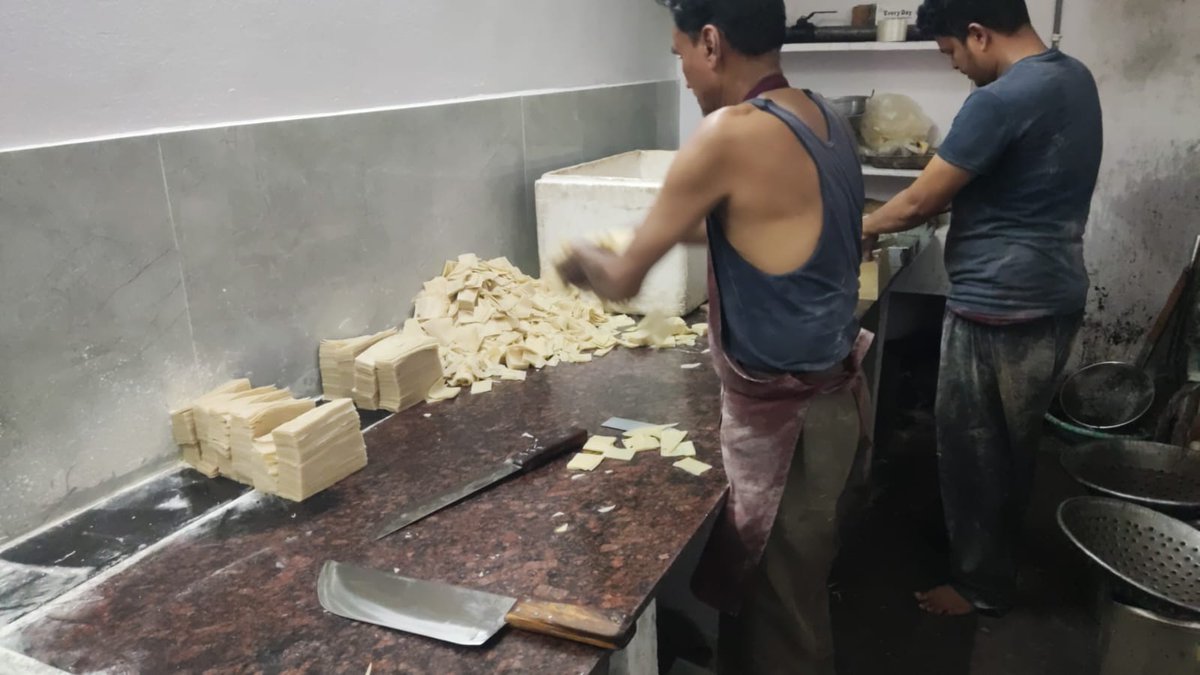 HFastHCP's tweet photo. On 08.07.2026, the H-FAST Team led by SI P. Abhilash, along with FSO B. Swathi (GHMC), inspected M/s. M.H. Samosa, Warasiguda, and found multiple food safety violations, including operation without a valid licence and unhygienic conditions. Action has been initiated under FSSAI https://t.co/axxO1ZHLtR