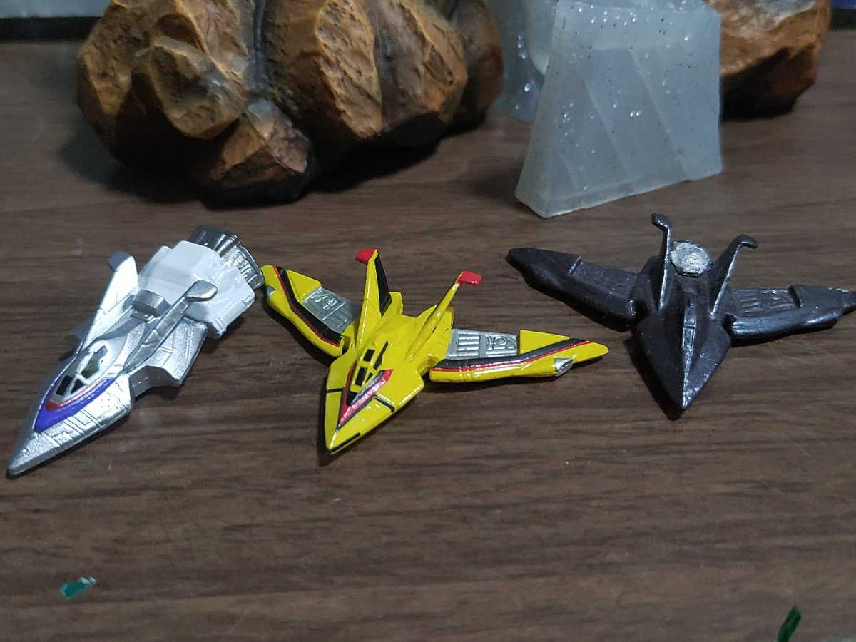 inouzero_dxd's tweet photo. 左から、ソフビ、アクト、自作のガッツシャドー https://t.co/gP42Alv0Yj