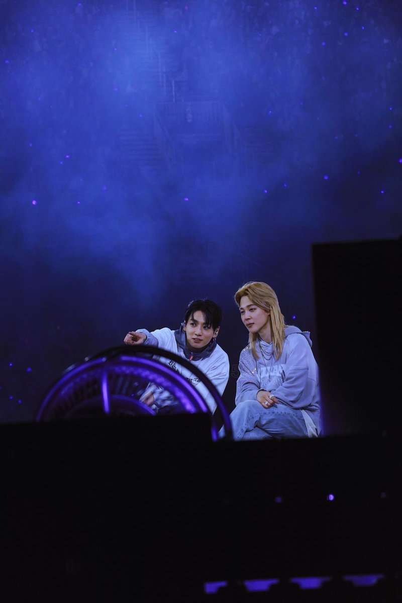 jkjmjikoook's tweet photo. my babies are in their own world ,and lets talk about the pictures quality i love it 💗💗💘😭

#jikook #jimin #지민 #jungkook #정국 https://t.co/sQ1hxVO5Gq