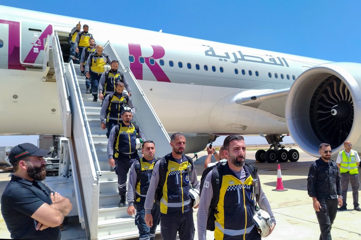 RaedAlSaleh3's tweet photo. من أرض سوريا الحبيبة… الحمد لله على سلامتكم، وأهلاً بعودتكم إلى وطنكم.
نفخر بكم، وبما قدمتموه من شجاعة وكفاءة وإخلاص، وبأنكم كنتم خير سفراء لوطنكم، وحملتم إلى العالم خبرة صُنعت في أصعب الظروف، ورسالة عنوانها الحياة.
#وزارة_الطوارئ_وإدارة_الكوارث #سوريا #فنزويلا https://t.co/C135kcd5xt