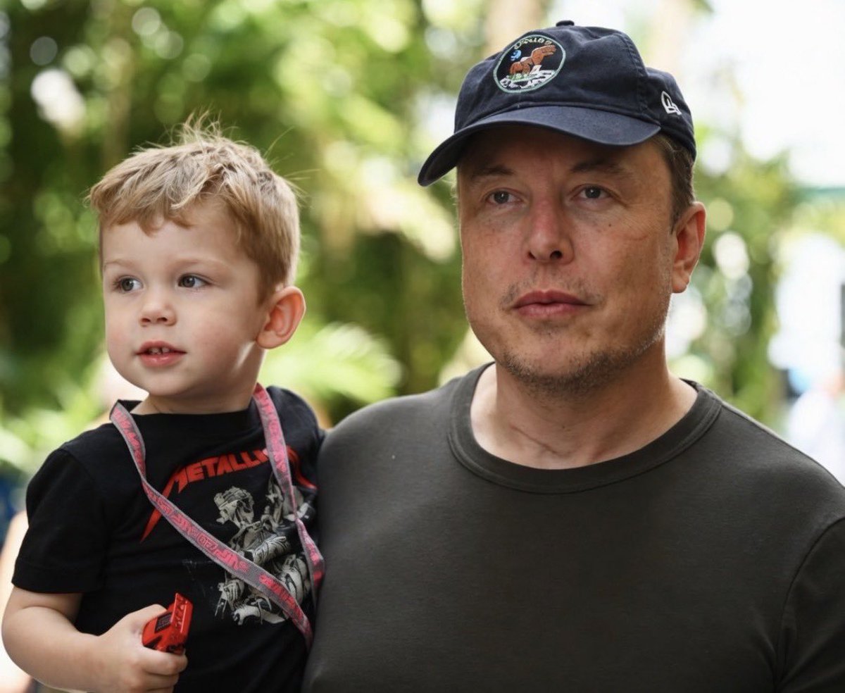 annhellita_'s tweet photo. As a good human being, does Elon Musk's trillionaire status bother you? https://t.co/SlnCjPtHT4