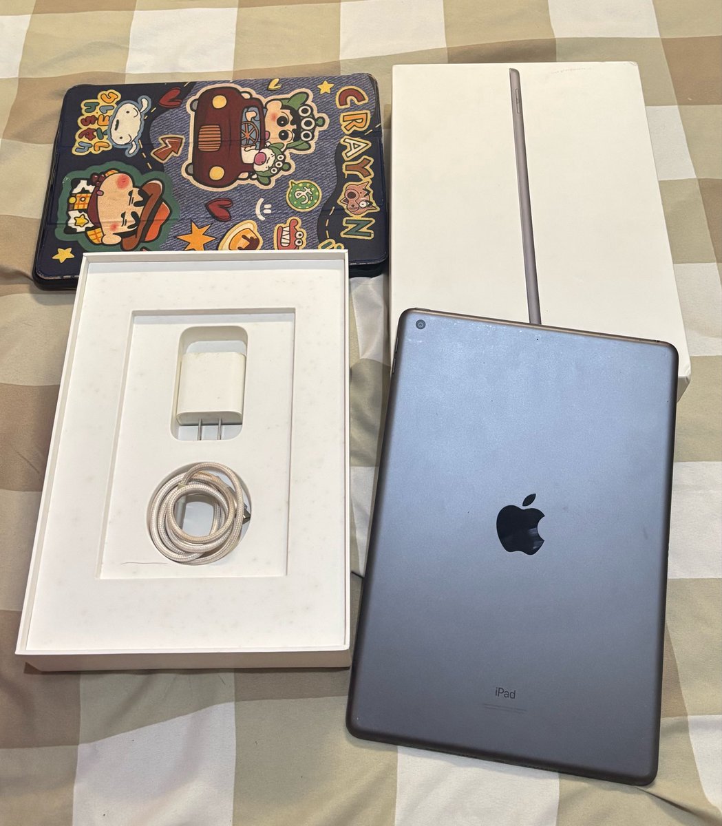 gezlatto's tweet photo. wts ipad gen 9 grey 256gb ex inter fullset original pemakaian pribadi, free sylus pen + case

Harga 4,5jt net
Cod cirebon
bisa shopee https://t.co/mRzeE4Oz9r