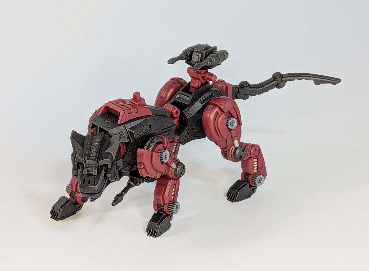 ttzoids's tweet photo. RMZヘルキャット
ガンメタのパーツはシルバーを少量足したダークグレーで塗装
赤いパーツは成形色のままだけど脚部の一部ディテールを部分塗装した
フォルムの旧キットからのアレンジも違和感がないし、可動���も優れていてかなりの良キットだと思う https://t.co/CbIhKYQNm8