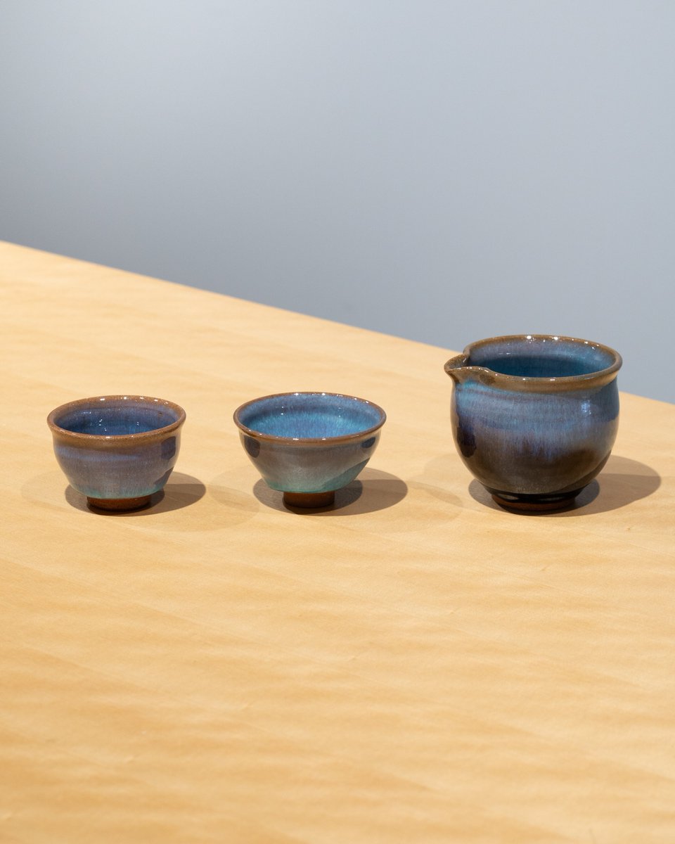 hulsgalleryjp's tweet photo. 『酒器展 2026 – 宵のつどいⅢ –』にて展示販売中の作品を、作家ごとに一部ご紹介します。

焼成時に生まれる偶然の景色や美しい釉薬表現、愛らしい絵付け、ユニークな造形など、見どころ尽くしの酒器が一堂に会し、華やかな展示となっております。お気軽にいらしてください。 https://t.co/RrML4AobWg