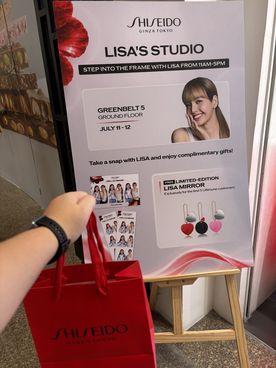 shamara0116's tweet photo. Thank youuuu po 🥹 pinalad sa First three fans🫶🏻 super worth it ang pag gising ng maaga 💛
#LISABACKSTAGE #ULTIMUNExLISA #ShiseidoPH https://t.co/Sh3NNOgG9v