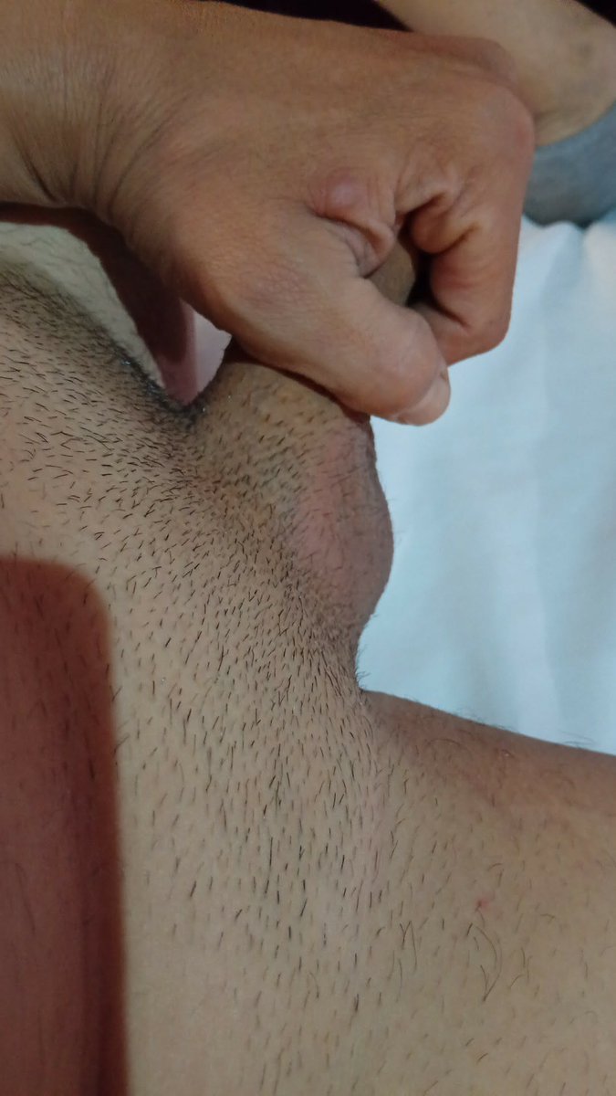 btatcher9's tweet photo. Barbero caliente vean lo que me mando https://t.co/ToSWRYaPnK