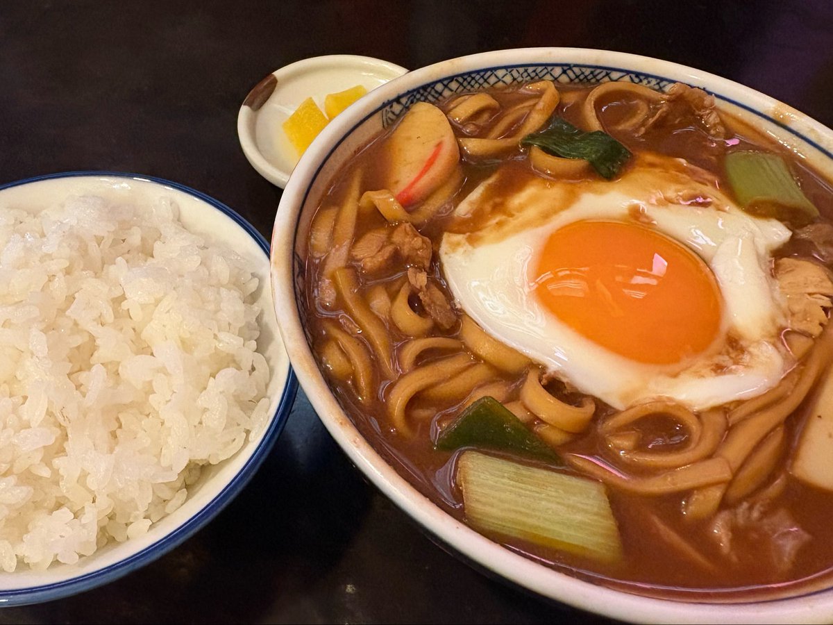 kiji55's tweet photo. 味噌煮込みうどん 太田屋 本店
名古屋の味噌煮込みうどんと違って、麺が細麺で柔らかくて、うまい！ https://t.co/eF4Wm8aKJC