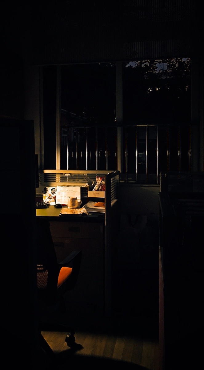 KijaSchmidge's tweet photo. Today's wrap: 12+ hours at desk, coffee's gone cold twice, but the project's almost locked in. Small win for tonight! https://t.co/ky8BbR2bKc