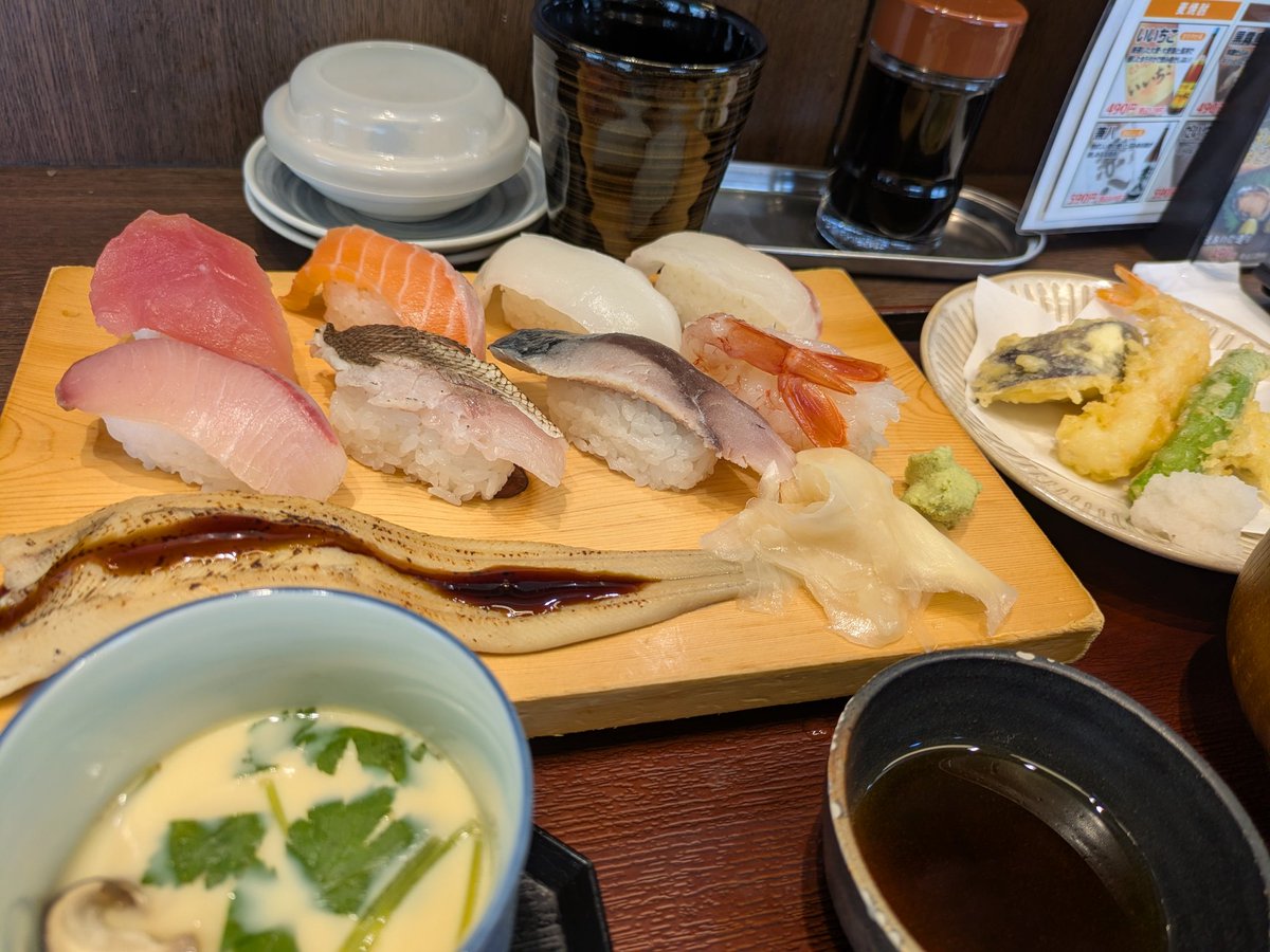 waityeee's tweet photo. 鍼灸からのお寿司ランチ🤤 https://t.co/Q7AlW5QOZW