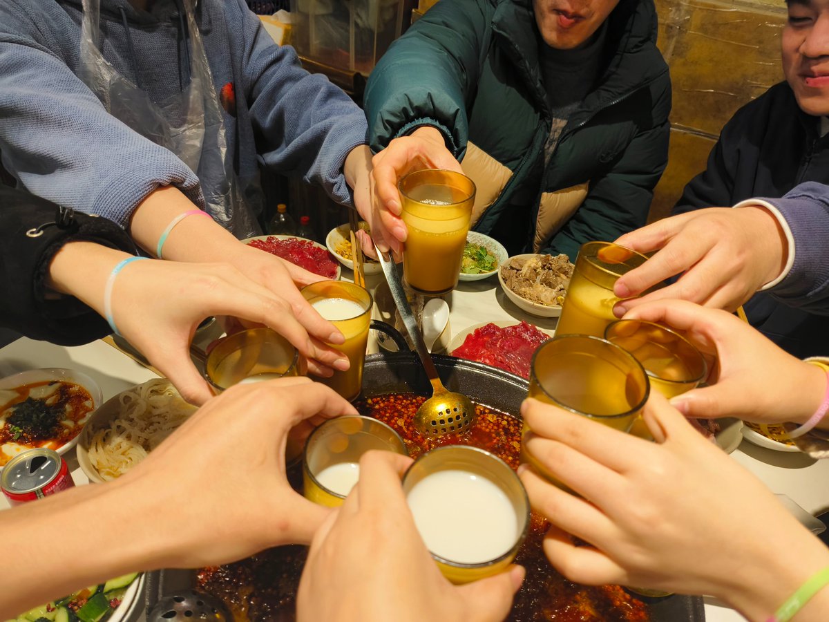 RosarioPlototb's tweet photo. Finally back in the same city as my ride-or-die crew—late-night snacks, old stories, zero awkward silences. This is the good stuff ， https://t.co/AlrKBFwJQV