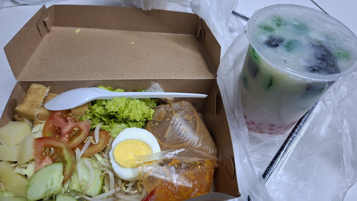 callmeatnaaa_'s tweet photo. Mam siang gado gado minumnya es teler 🤤 https://t.co/AjpqG34Nu0