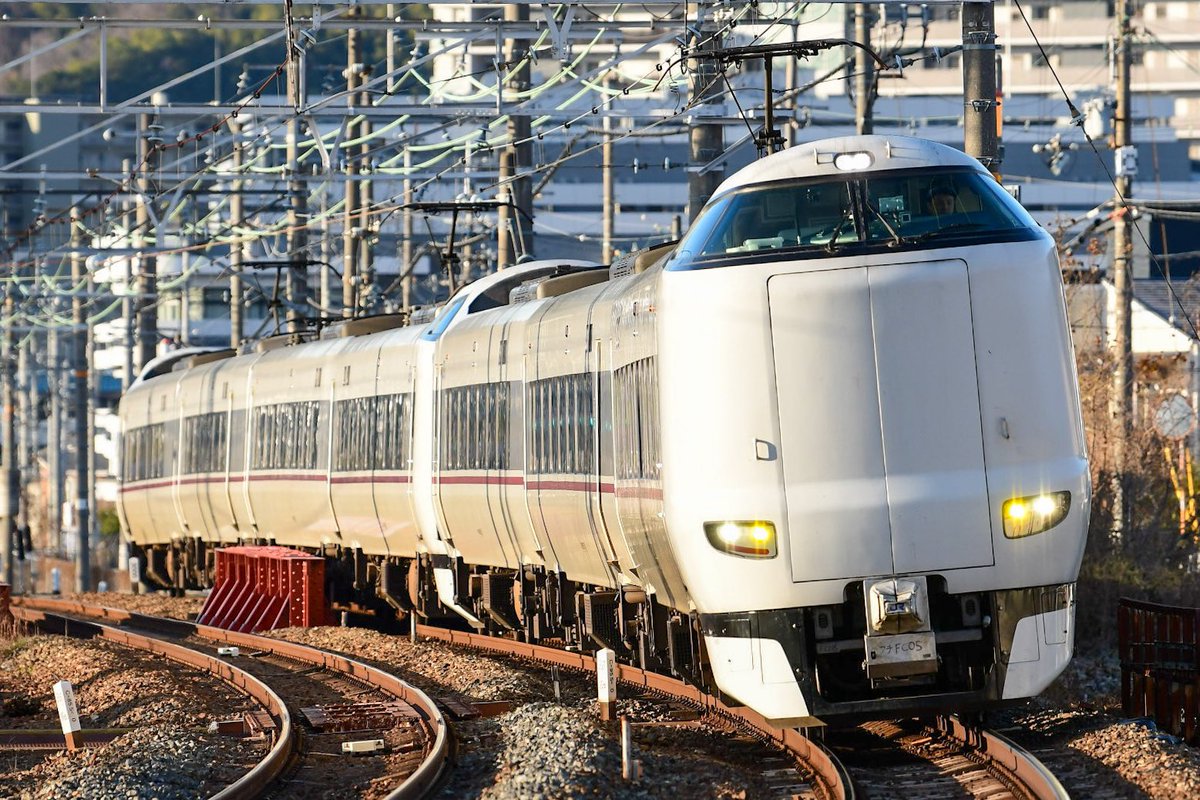 kusa220's tweet photo. #曲がる列車を愛でる https://t.co/30dQ4GCsEr