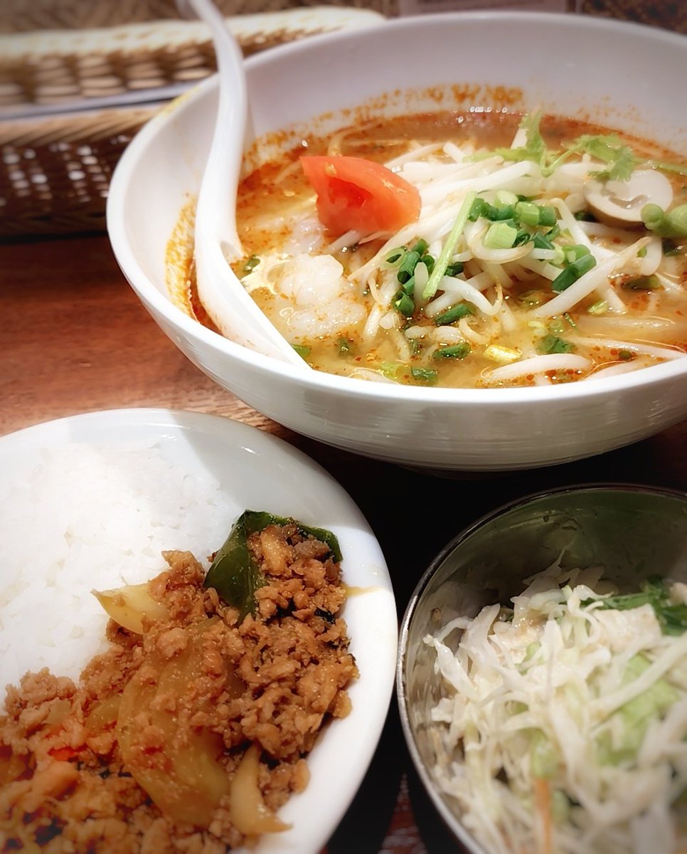 hotchpotchhappy's tweet photo. 初めて入ったお店のランチセットが美味しくて店員さんの笑顔が素敵だった大当たりの日 https://t.co/BTHPnJl8kE