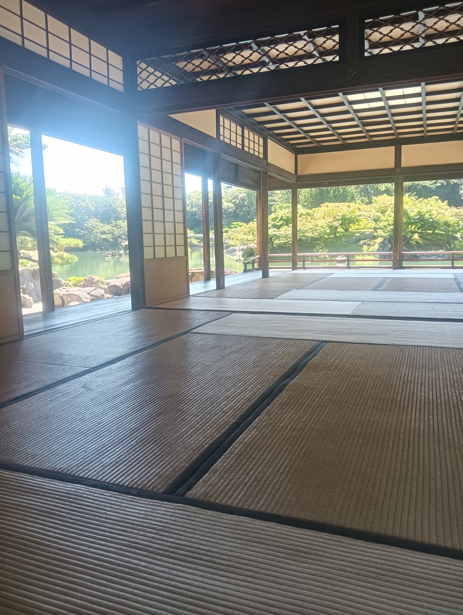 MILLIESMILEFACE's tweet photo. 素晴らしい緑や池の中を散歩&amp;和船でゆく（実は今回の旅でもう一つ別の船も）！ https://t.co/67E6vu0Bl5