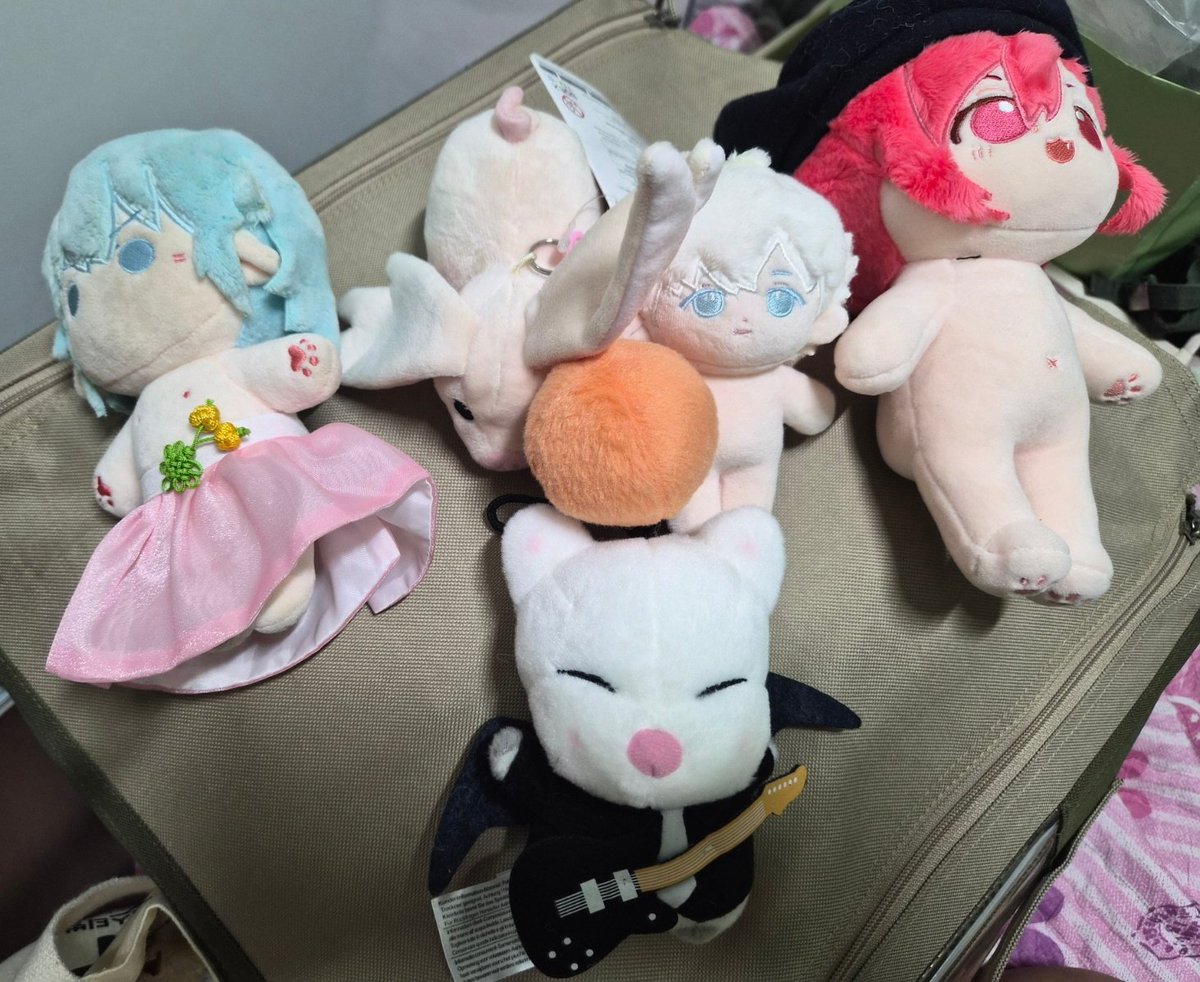 cowbirdland's tweet photo. [RT 감사합니다.] 

파판14 굿즈 판매 합니다. 

공식 굿즈: 모그리인형, 포크시인형, 고대인 인형, 암흑기사 키링 
비공식 굿즈: 오르슈팡, 알리제, 그라하티아

가격: 모두 배송비 미포함 15,000원

롤파크 굿즈는 물품 구매 시 무료로 함께 보내드리겠습니다. 

일괄 구매시 택배비 빼드려요 https://t.co/J7bklwMXmb
