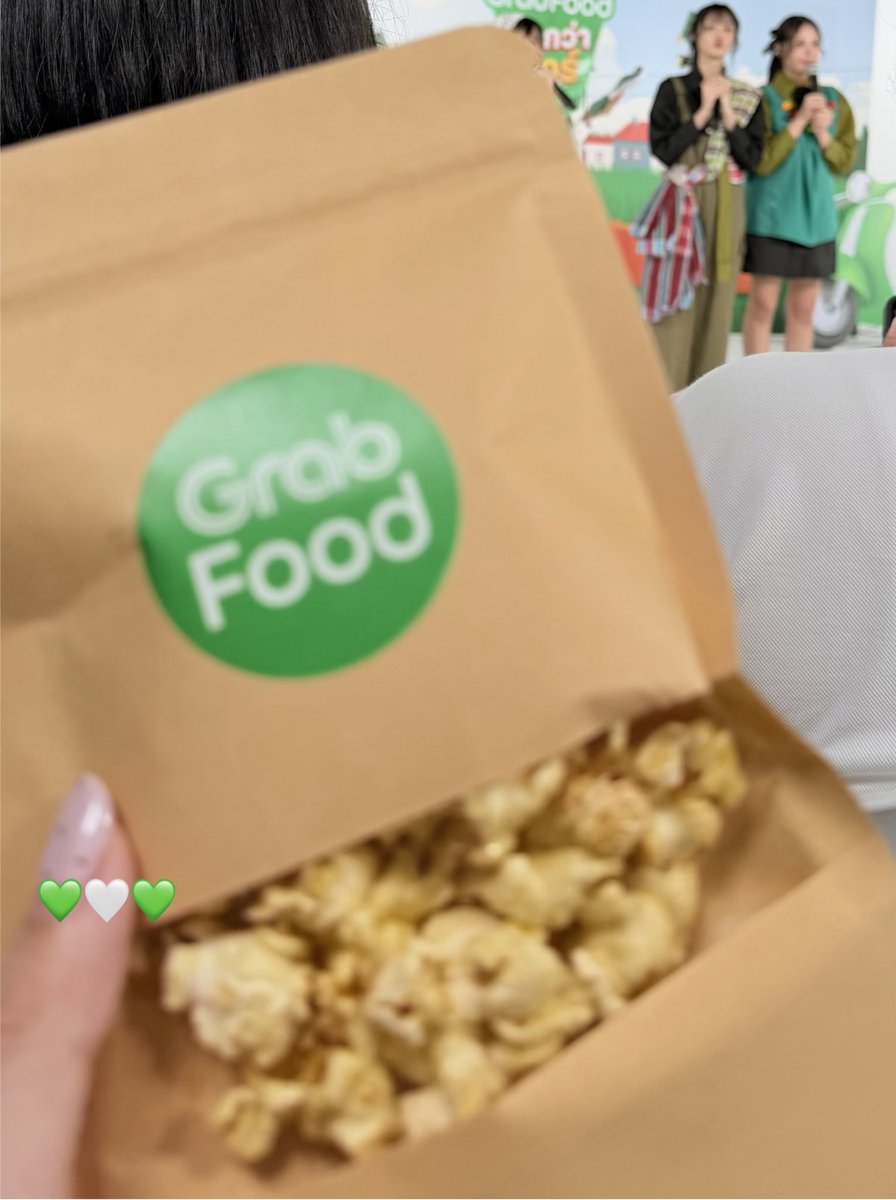 px_wkrn's tweet photo. ป๊อปคอร์นอร่อยอะ เข้าใจซญทุ้กอย่าง https://t.co/rQyiVBGxfd